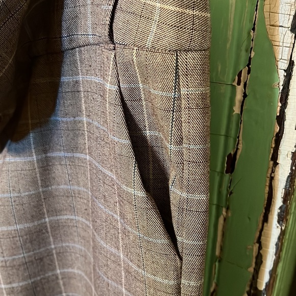 Comfy, stylish Studio Y trouser pants with belt loops and cuffs. - Picture 6 of 8